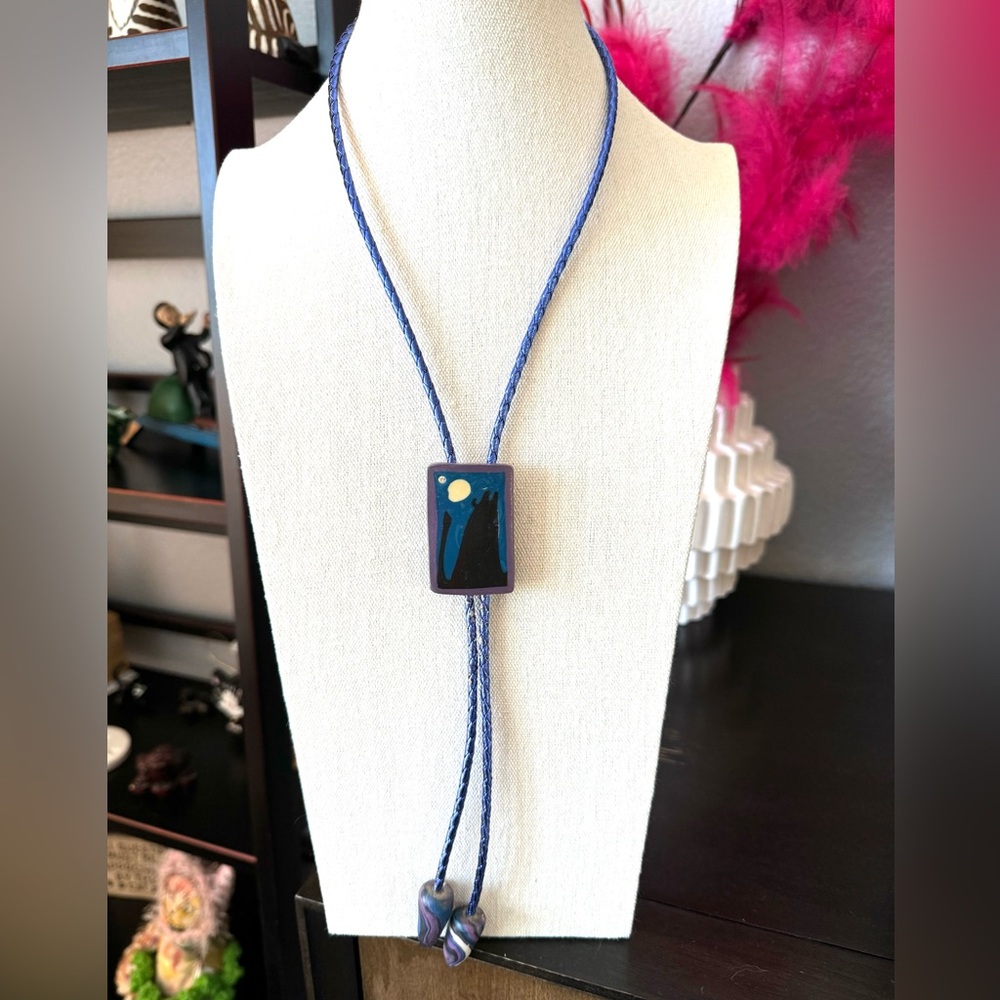 Vintage Artisan Wolf Clay Bolo Tie Necklace - Picture 6 of 11